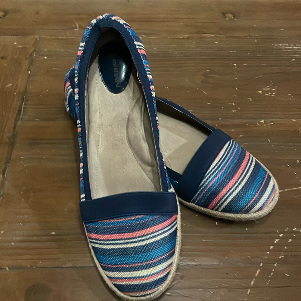 Gianni Bernini striped flats, size 9